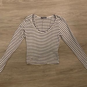 Long sleeved striped Brandy Melville crop top